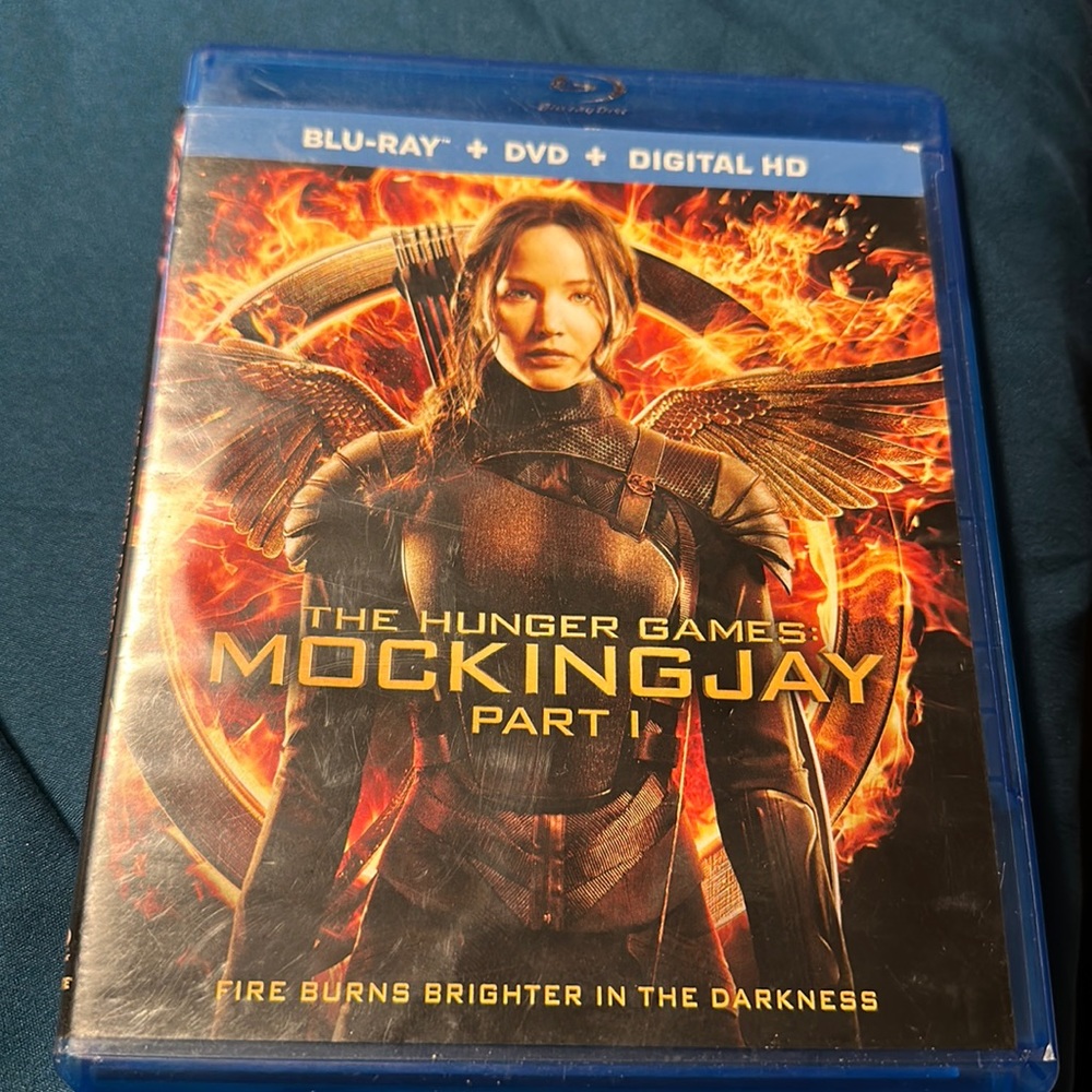 The Hunger Games MockingJay part 1 blu-ray + DVD